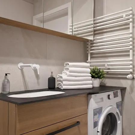 Metropolis Old Town Apartment