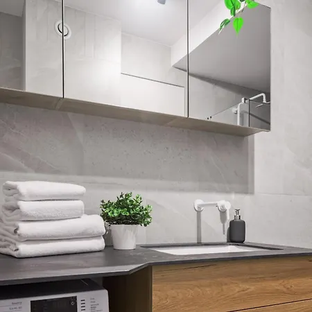 Metropolis Old Town Apartment *
