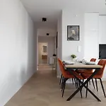 Metropolis Old Town Apartment
